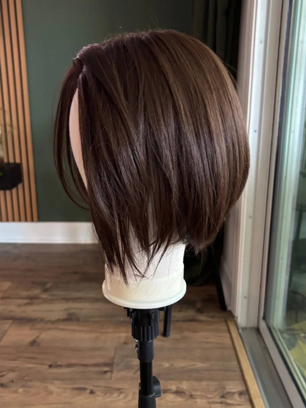 JB Khloe wig in brown